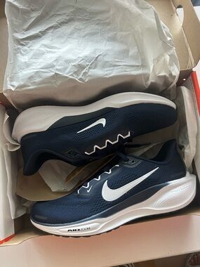 New in Box Nike Women's Pegasus 41 Running Shoes Navy Size 10